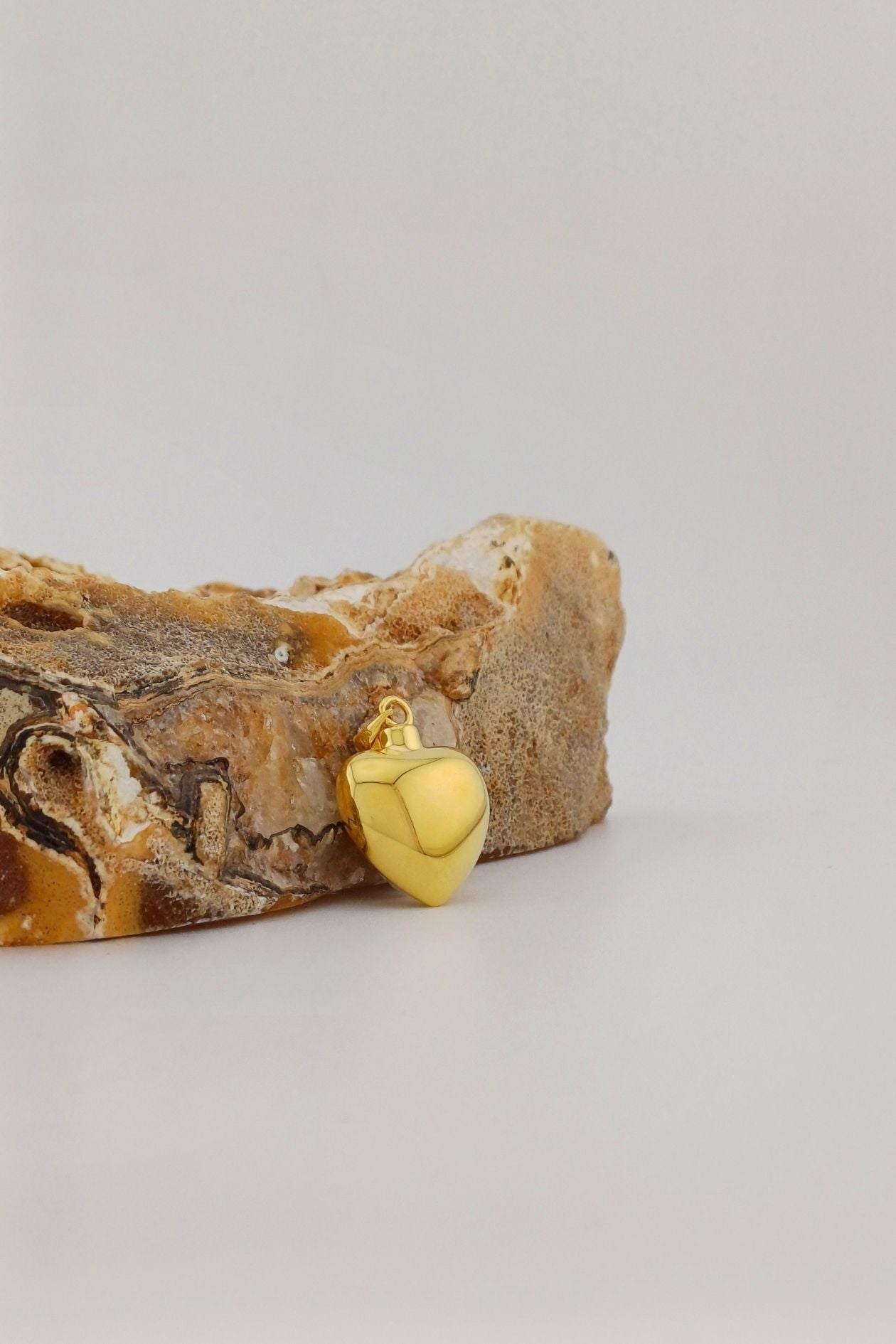 ashanger gold plated embossed heart