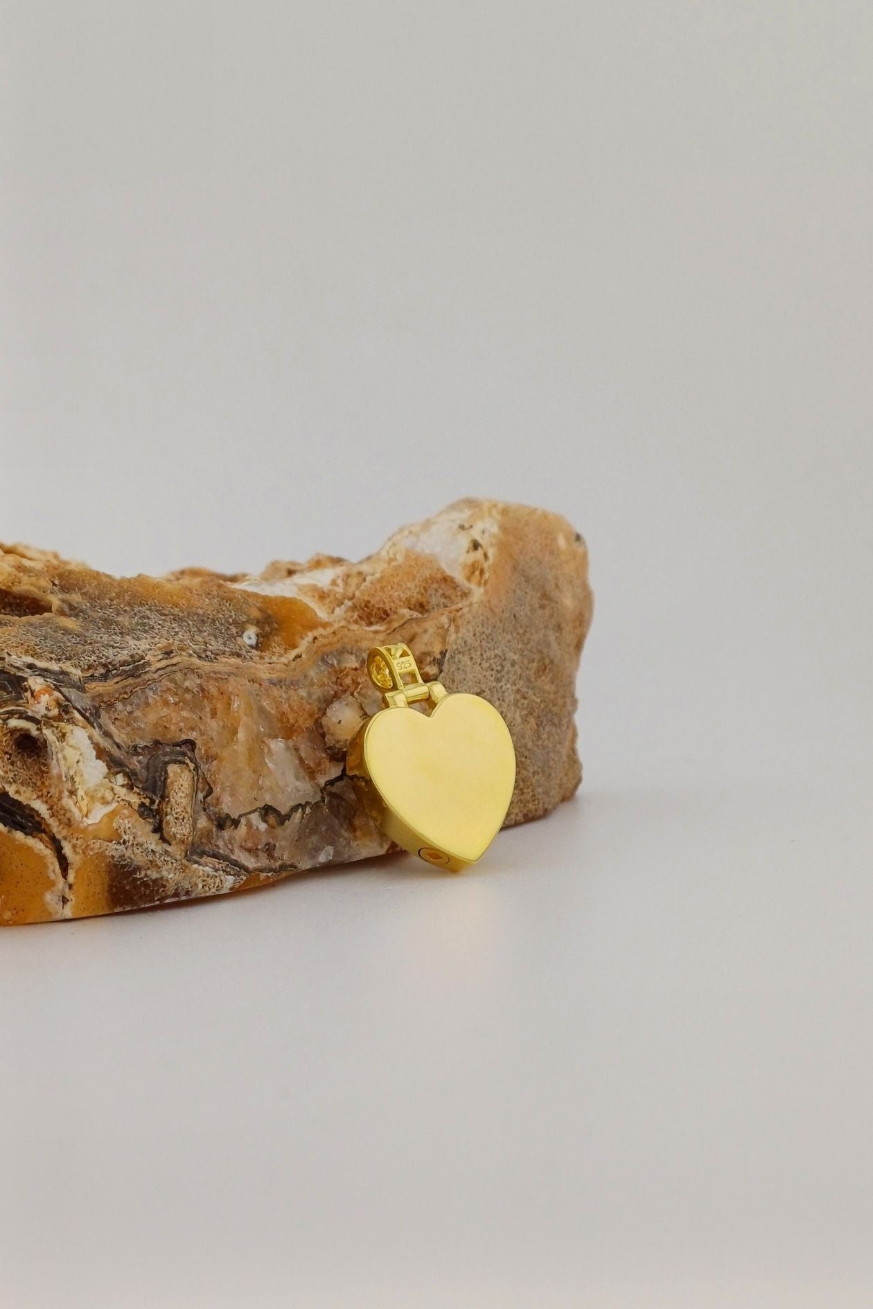 ashanger gold plated heart