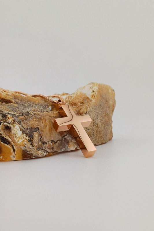 ashanger kruis rosegoudkleurig