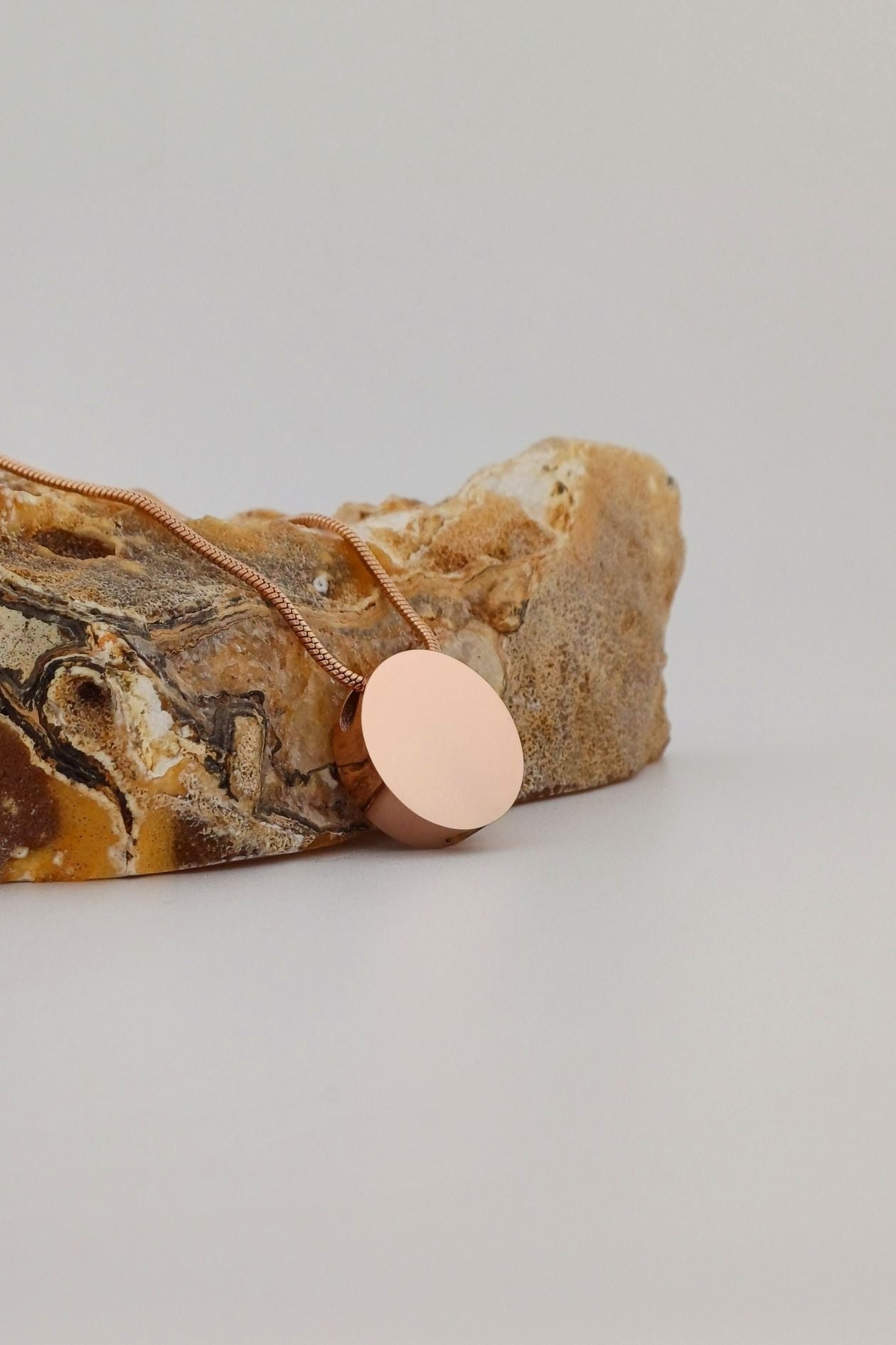 ashanger rond rosegoudkleurig