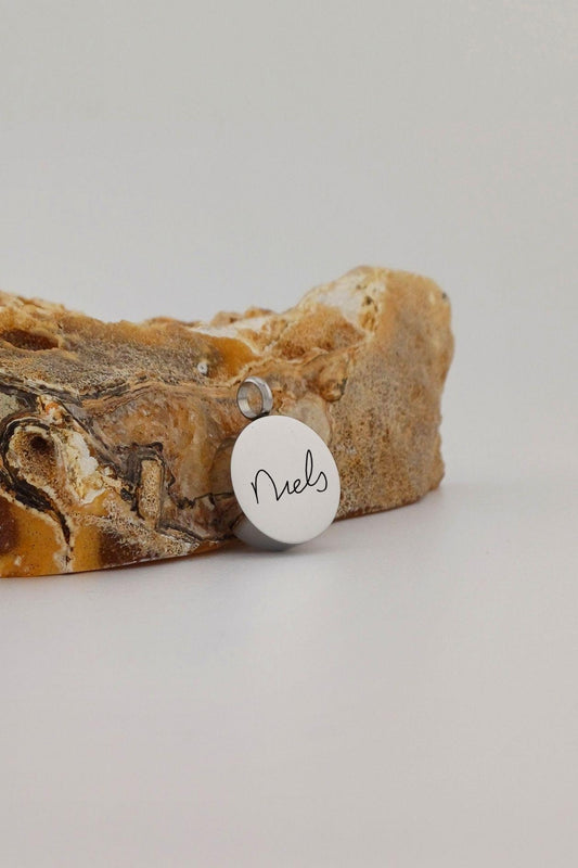 eigen tekst ashanger rond rvs