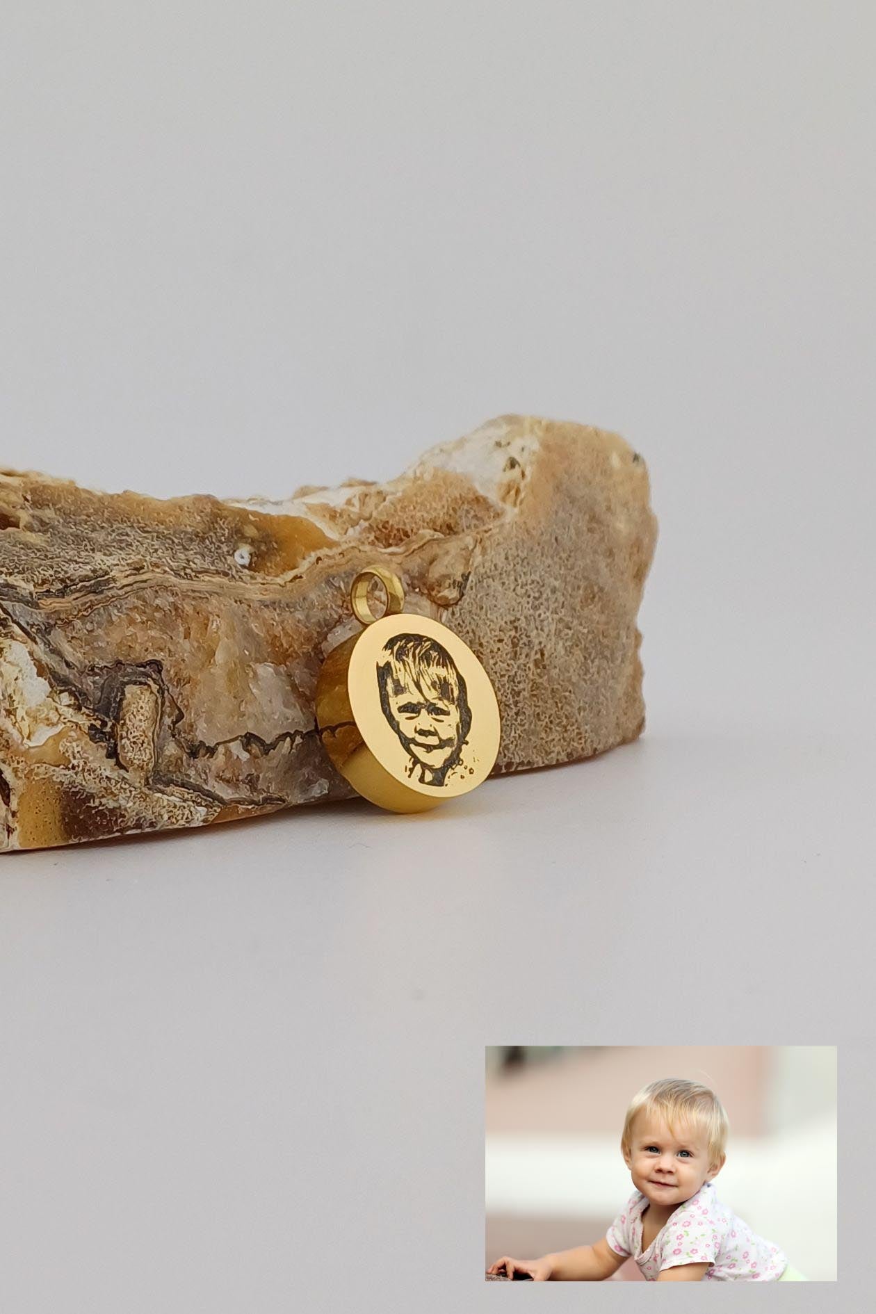 foto ashanger rond goudkleurig