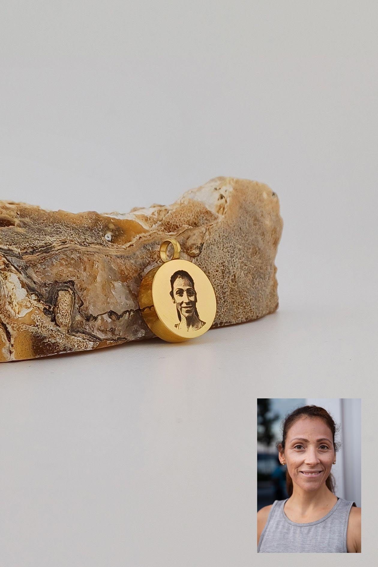 foto ashanger rond goudkleurig