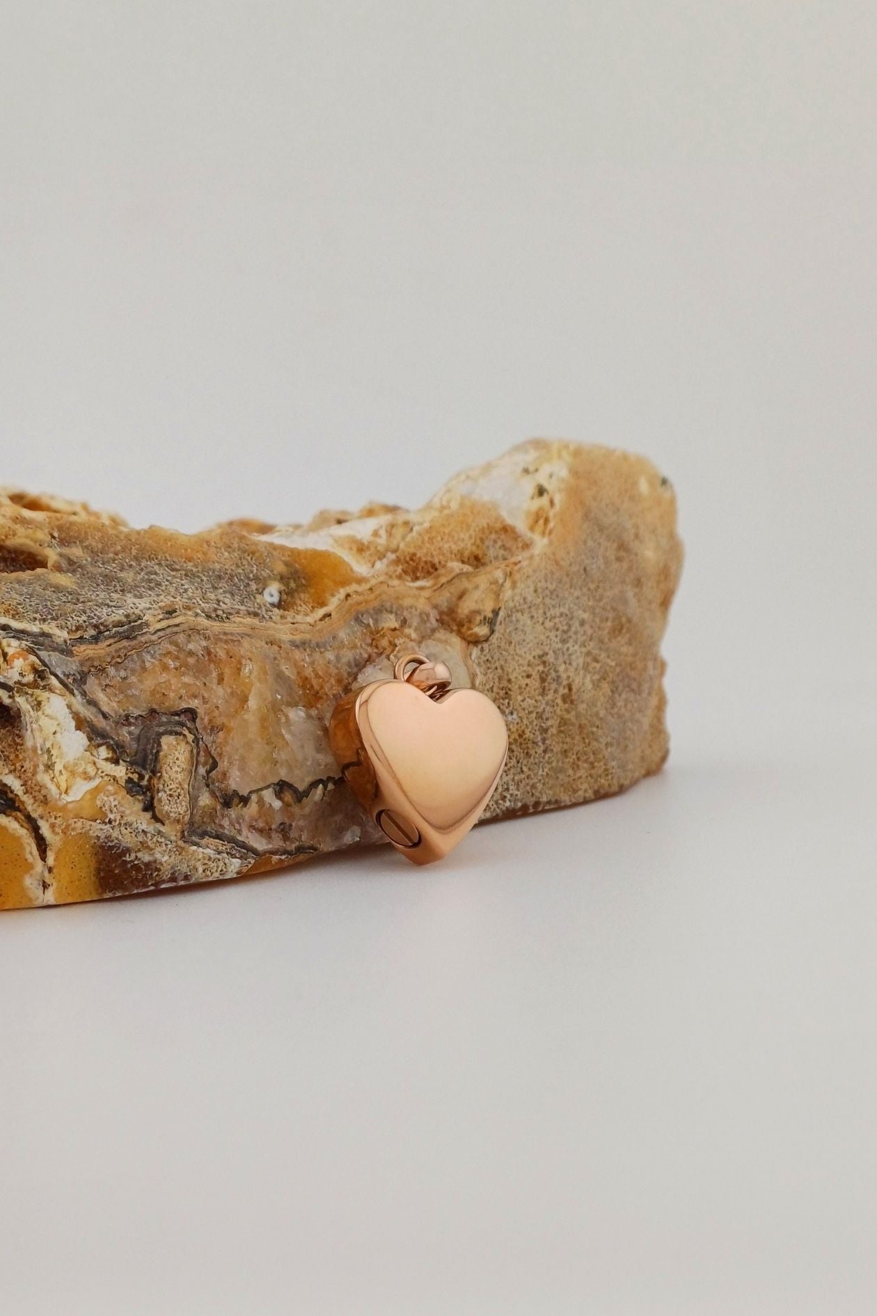 hart ashanger met pootje rosegoudkleurig