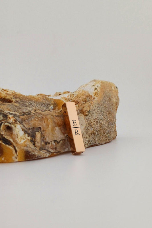 initial ashanger met 2 initialen rosegoudkleurig