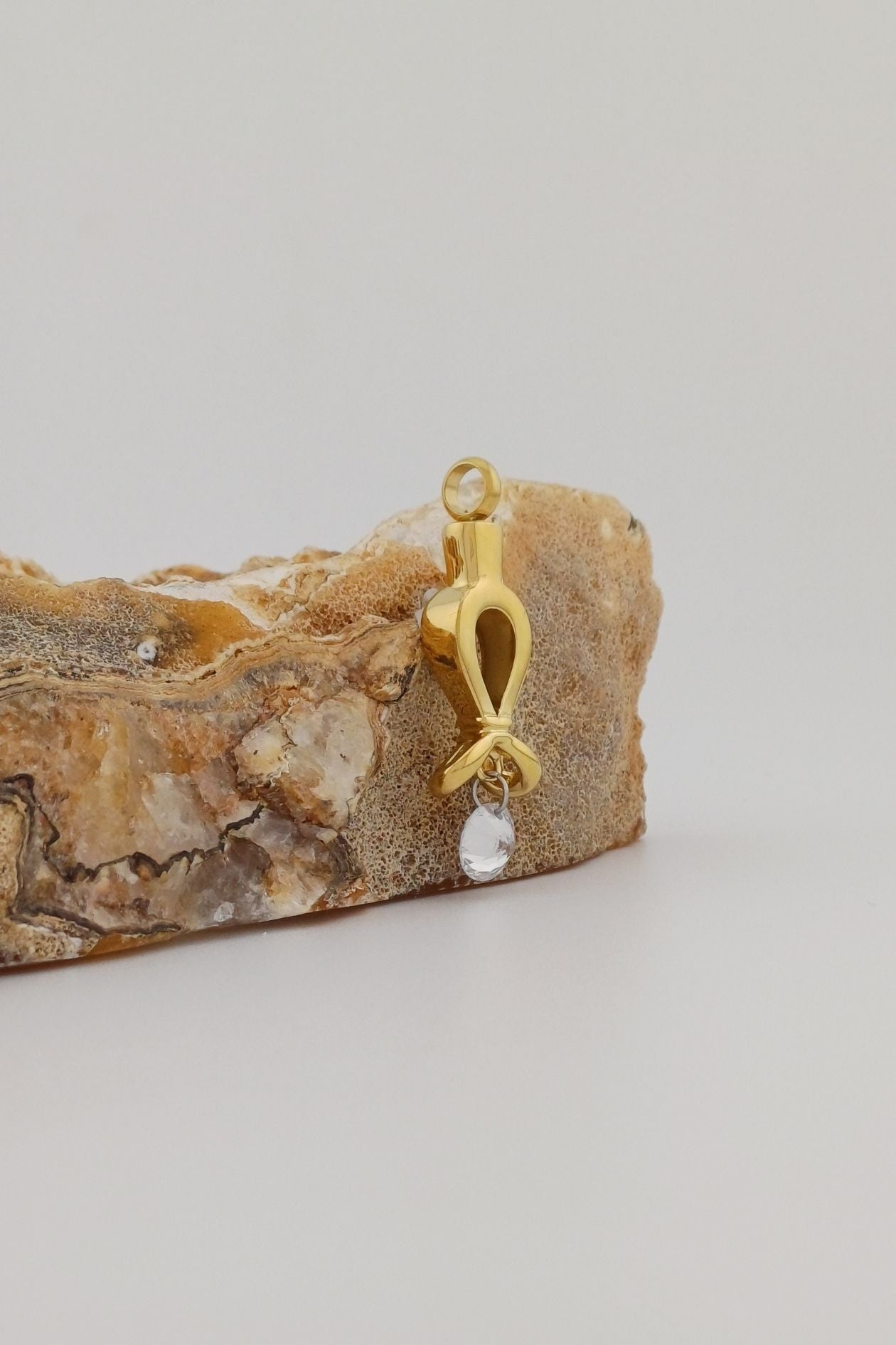 ornamant ashanger goudkleurig