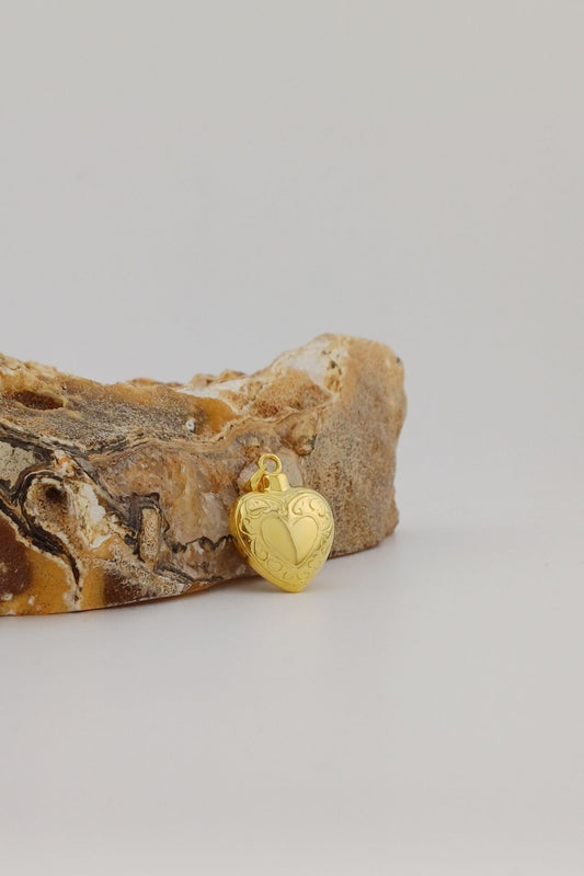 ashanger gold plated embossed heart