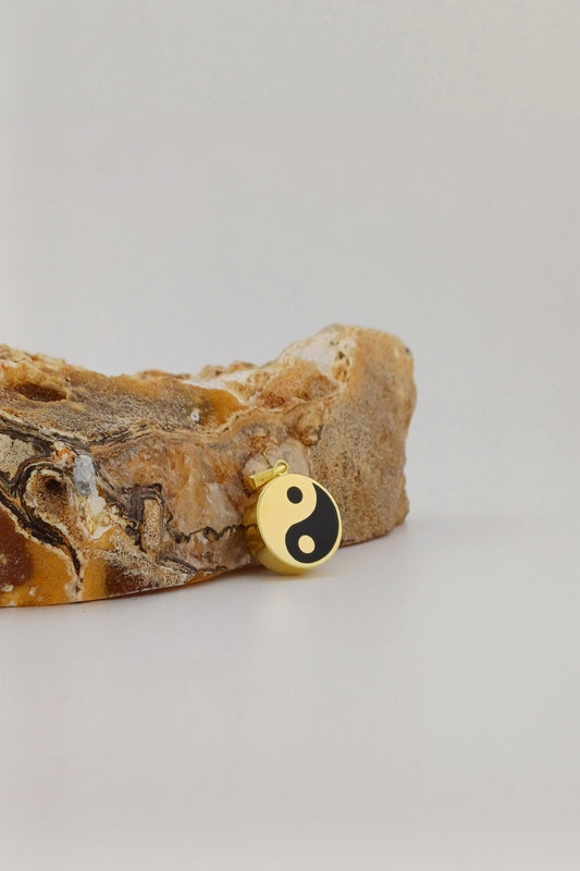 ashanger gold plated yin yang met dubbele askamer