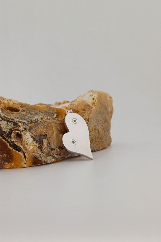 ashanger zilver huilend hart met dubbele askamer