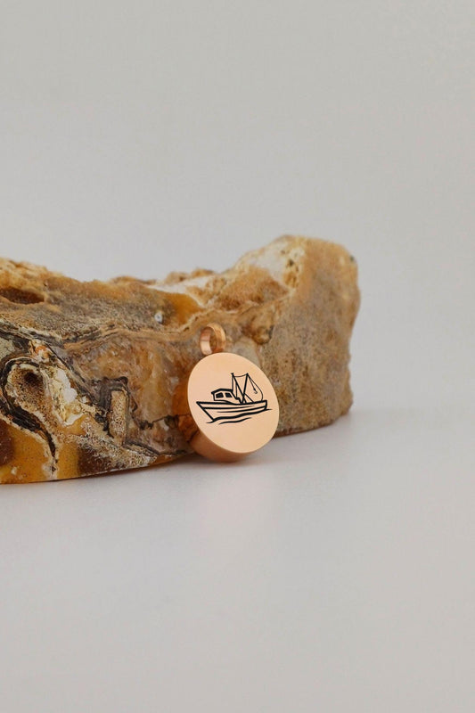 vissersboot ashanger rond rosegoudkleurig